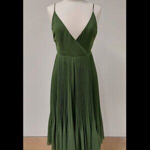 Wilfred Aritzia Sage Green Beaune Pleated Chiffon Midi Dress Size: S